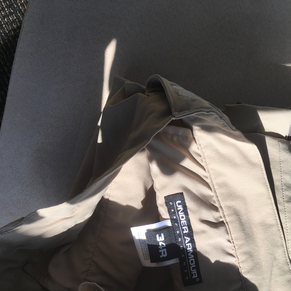 pair cargo shorts Eddie Bauer ex condtn 33/34